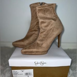 Valyn Pointed Toe Bootie (Women)
JESSICA SIMPSON